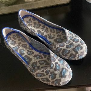 Blue/gray leopard print Rothy’s flats WITH inserts